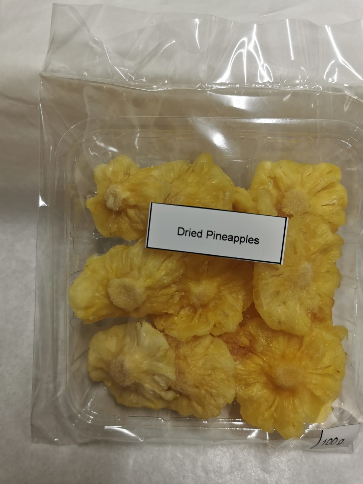 Gelang nanas kering dalam dulang runcit, berlabel